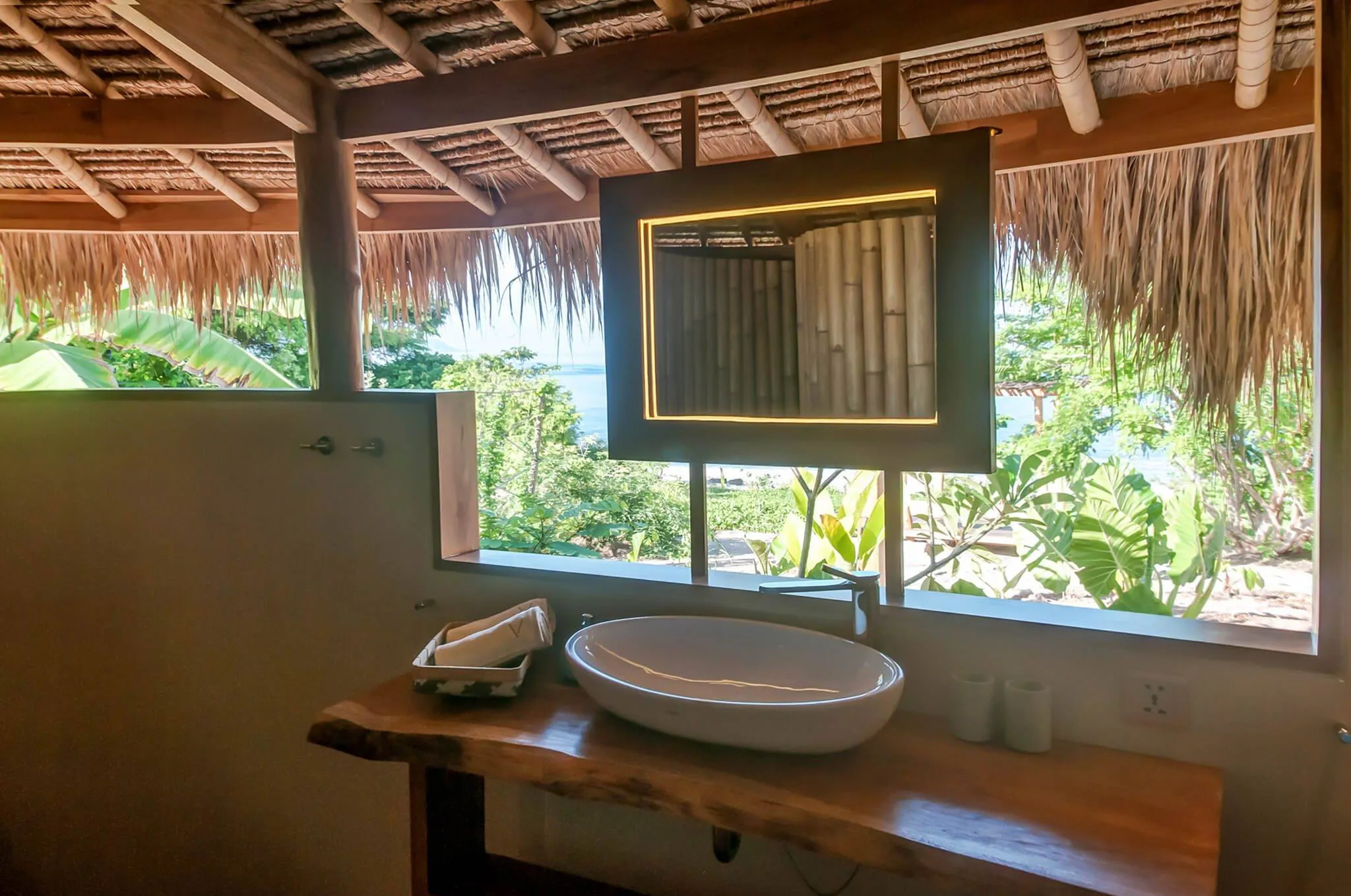 Beach Cottage mirror with view